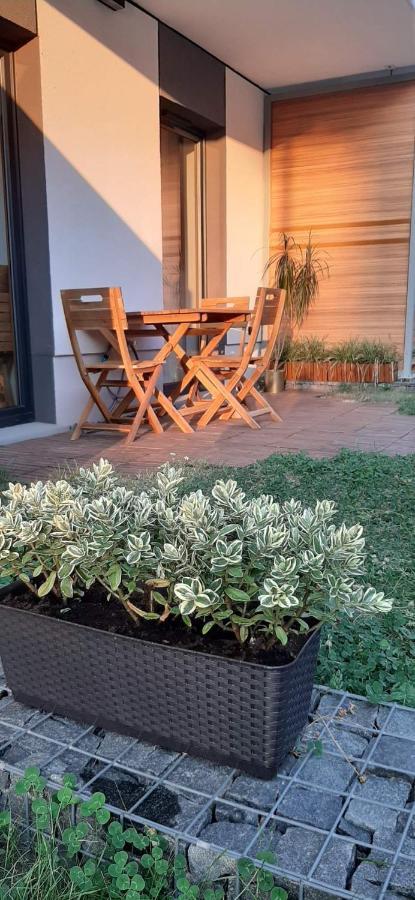 Apartamento With Garden Bezplatny Parking !!! *